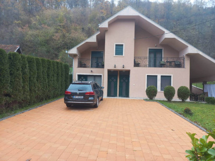 Smeštaj IVANOVI DVORI - Velež